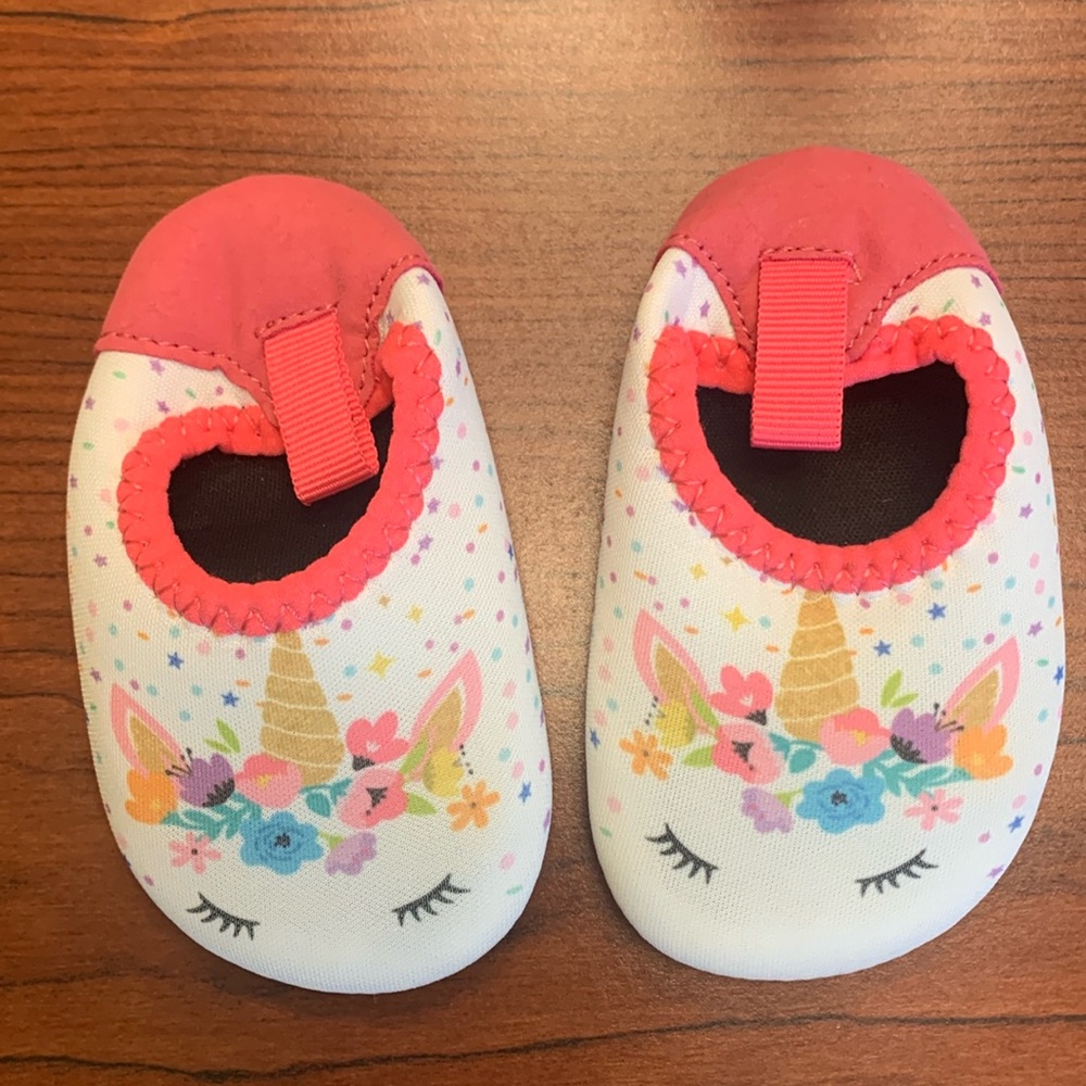 NWOT baby sand/water shoes